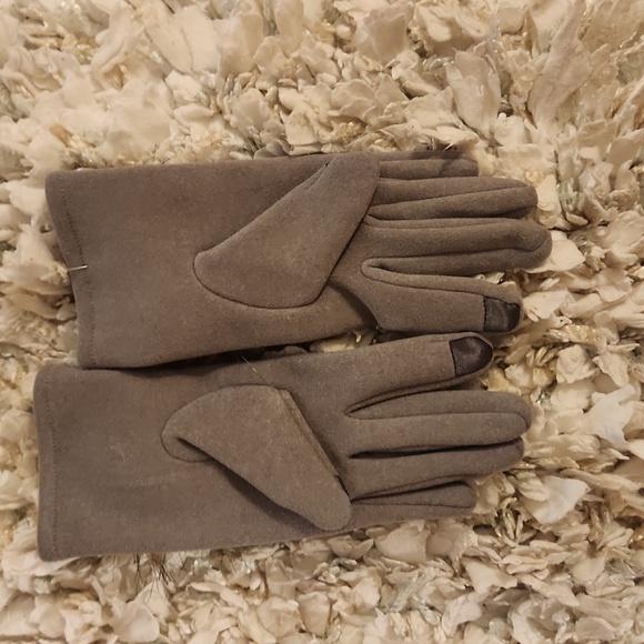 NEW UGG GLOVES - Picture 2 of 3